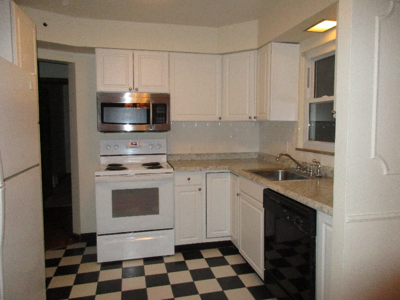 2149 Wesleyan Dr - Photo 3 of 23