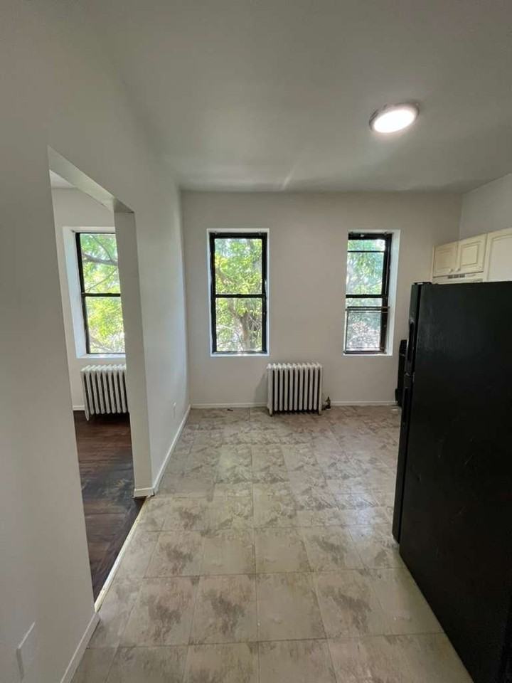 33 Storms Ave - Photo 6 of 10