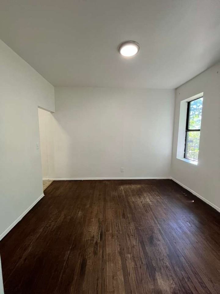 33 Storms Ave - Photo 2 of 10