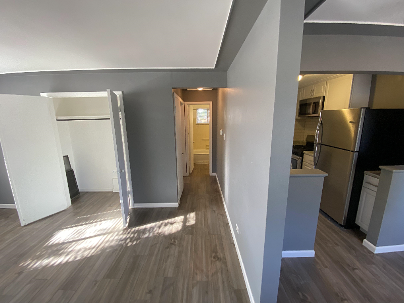 7825 E 14th Ave - Photo 5 of 12