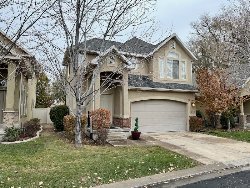 927 E Montana Vista Ln - Photo 2 of 49