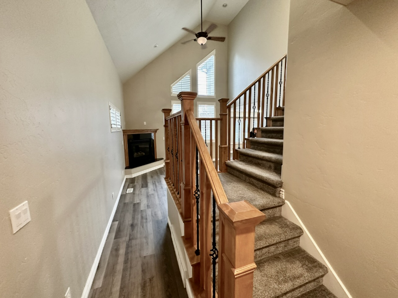 927 E Montana Vista Ln - Photo 5 of 49