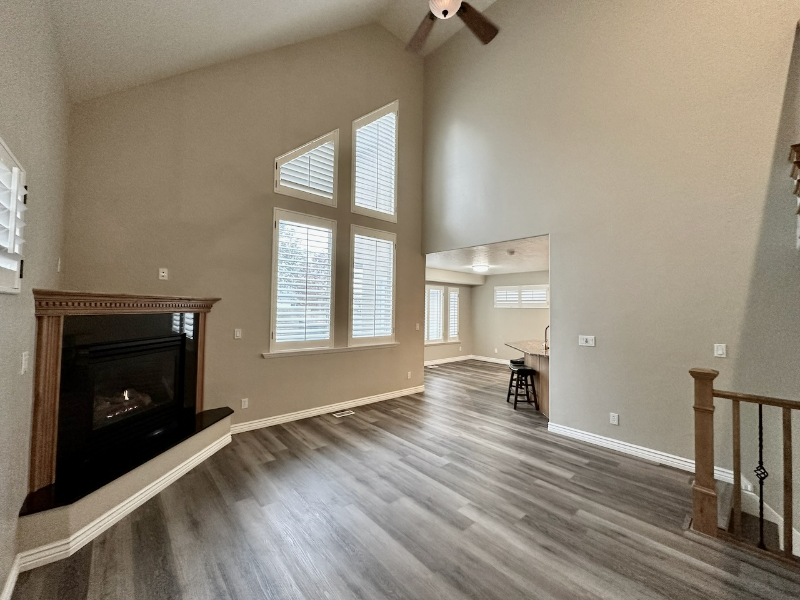 927 E Montana Vista Ln - Photo 7 of 49
