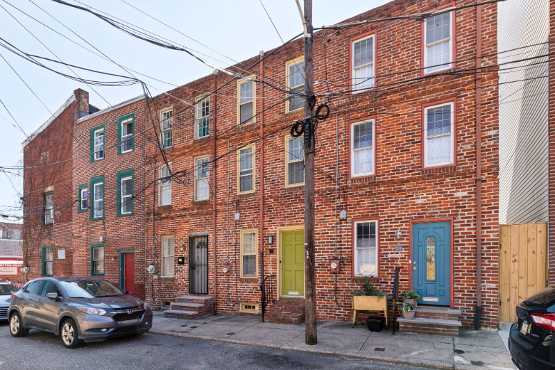 304 Sears St - Photo 2 of 34