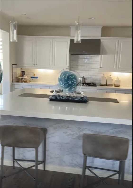 2257 Praed St - Photo 5 of 6