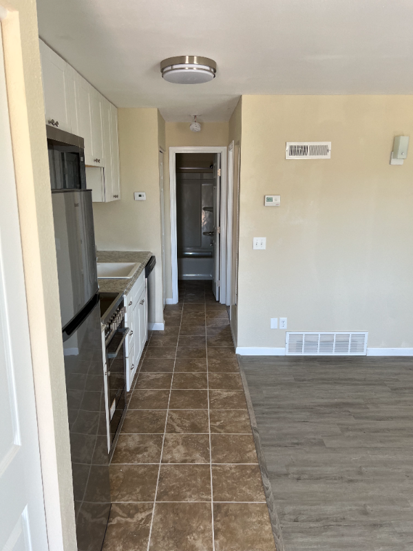 810 Yucca Dr #810-3 - Photo 7 of 9