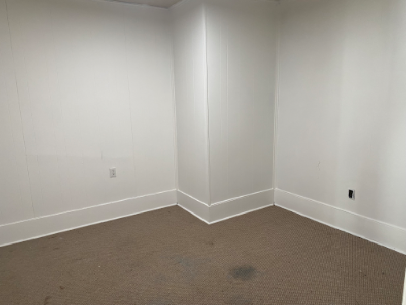 623 Uams Blvd #B - Photo 7 of 16