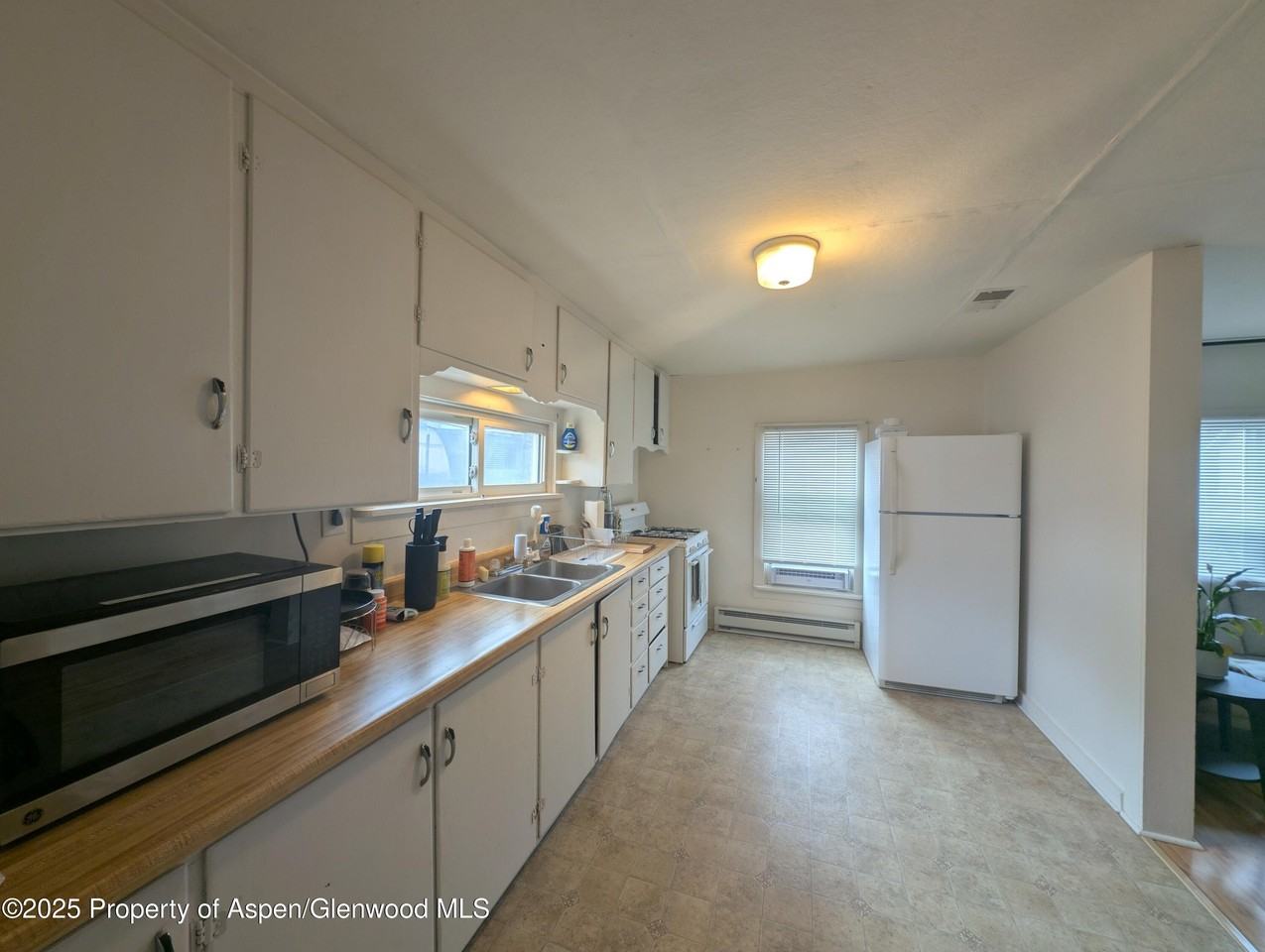 647 East Ave - Photo 3 of 10