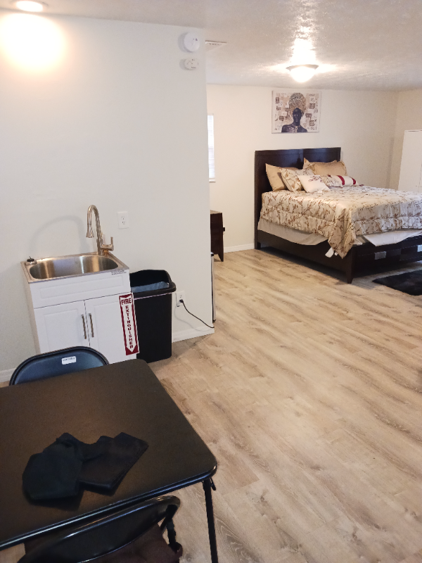 1260 Grove Park Dr - Photo 3 of 8