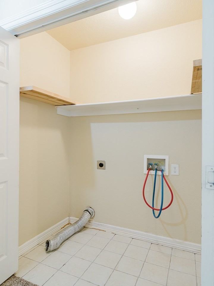 2312 Sw Morris St - Photo 6 of 17