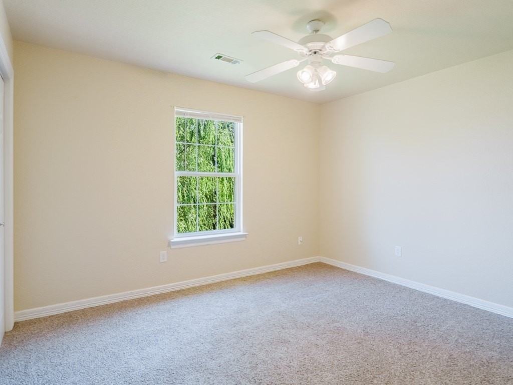 2312 Sw Morris St - Photo 7 of 17