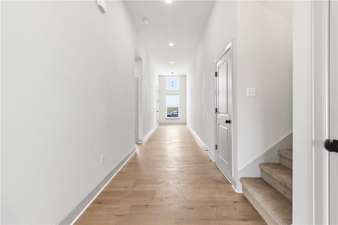 970 Trestle Ln - Photo 3 of 31