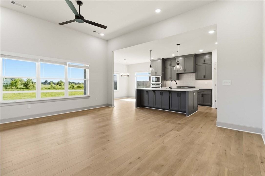 970 Trestle Ln - Photo 4 of 31
