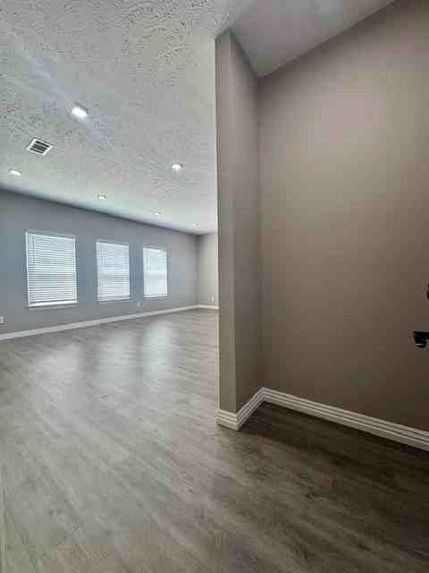306 N 13th St #101 - Photo 4 of 23