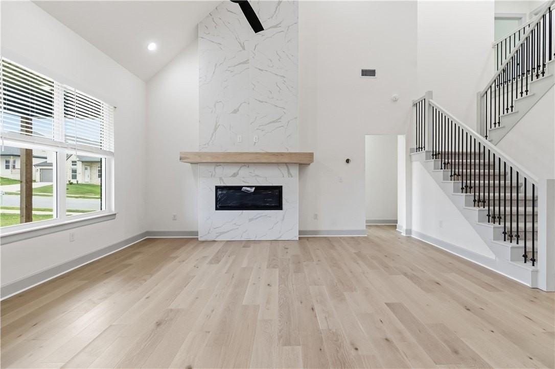 1031 Whistler Street - Photo 7 of 34