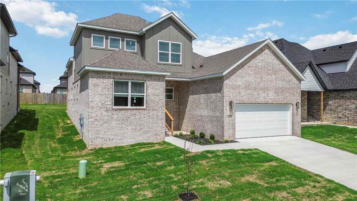 1041 Whistler St - Photo 3 of 35