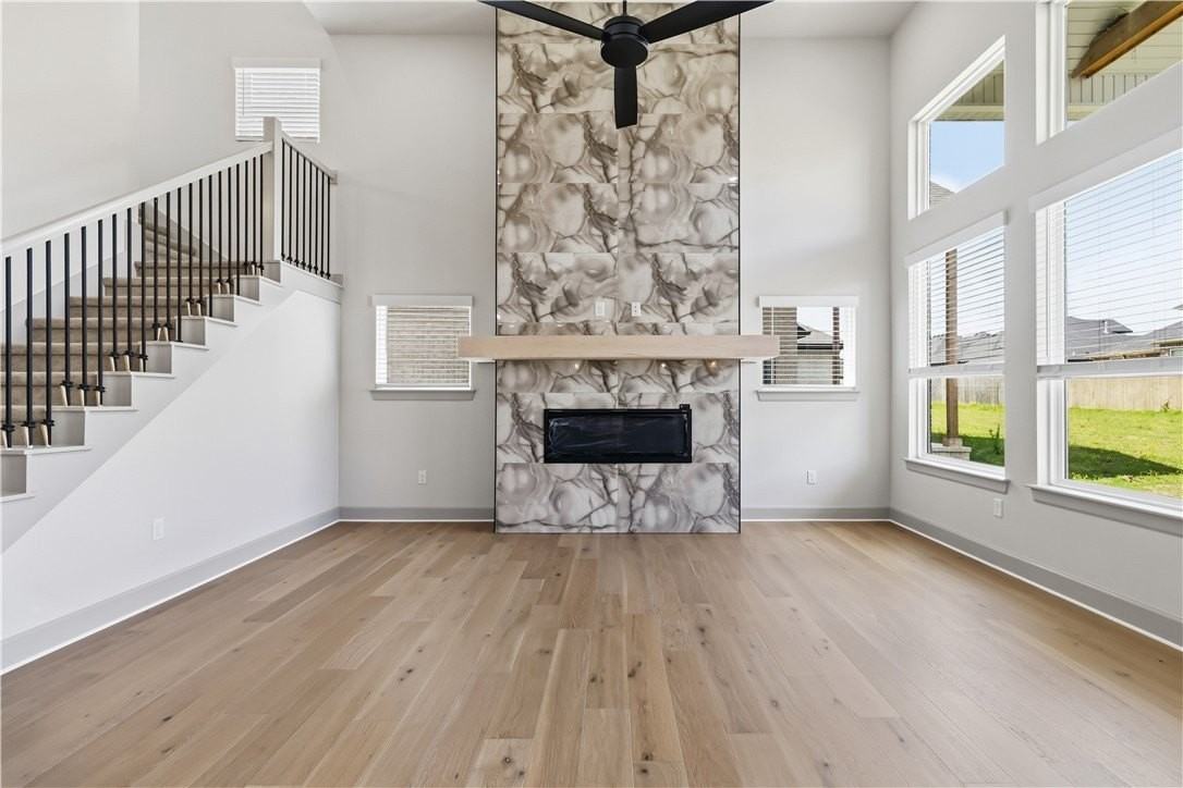 1041 Whistler St - Photo 6 of 35