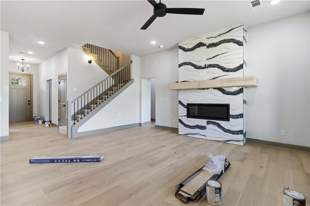 1061 Whistler St - Photo 6 of 31