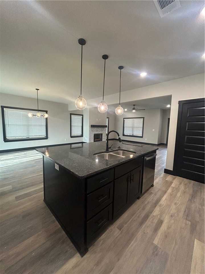 3313 Sw Lucretia Rd - Photo 6 of 36