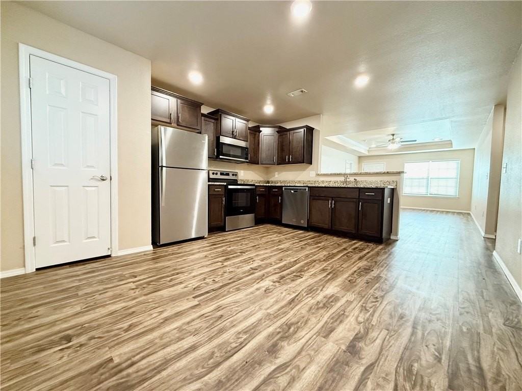 817 Saddlebrook St - Photo 3 of 16