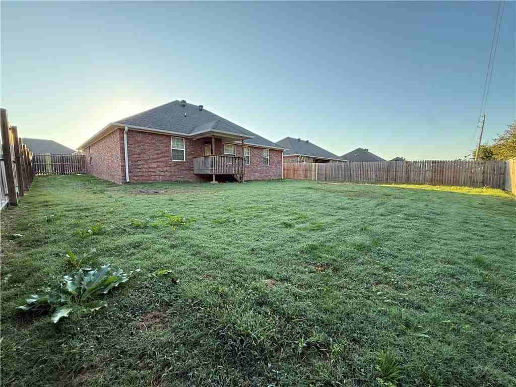 817 Saddlebrook St - Photo 4 of 16