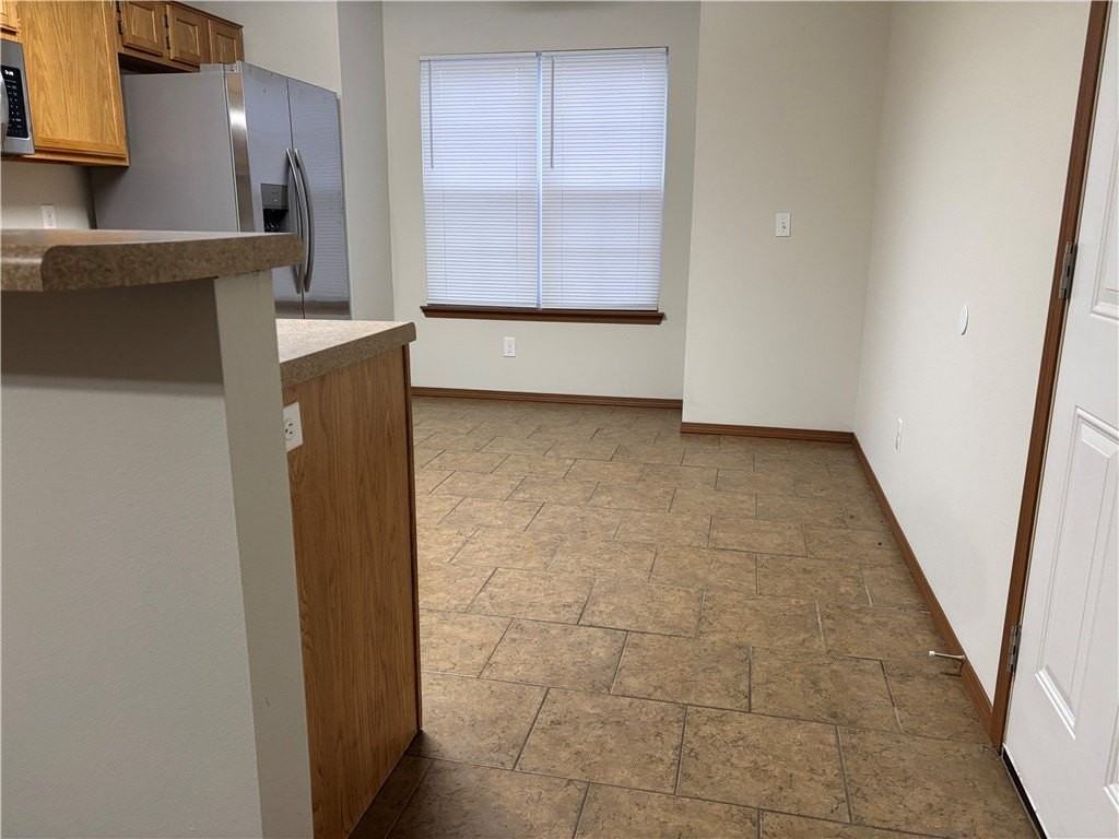 112 Sage St - Photo 5 of 11