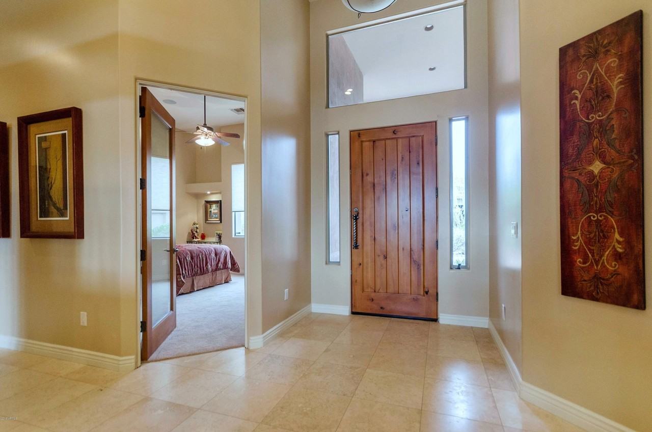 10911 E Mark Ln - Photo 2 of 24