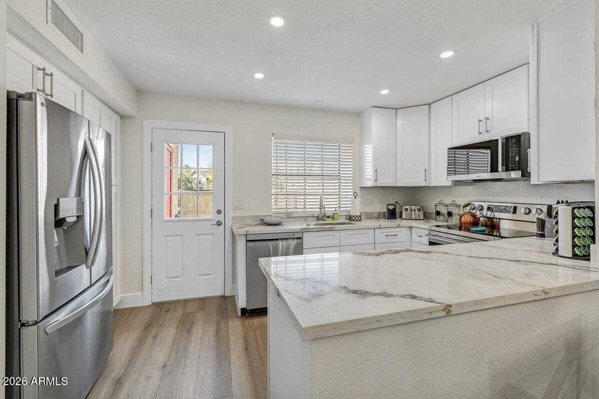 4901 E Kelton Ln #1033 - Photo 5 of 15