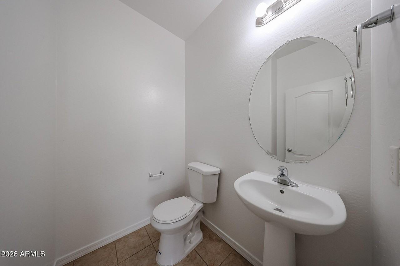 41298 W Parkhill Dr - Photo 6 of 37