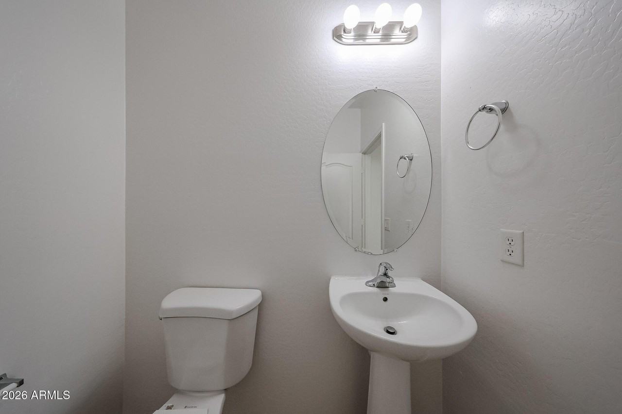 41298 W Parkhill Dr - Photo 7 of 37