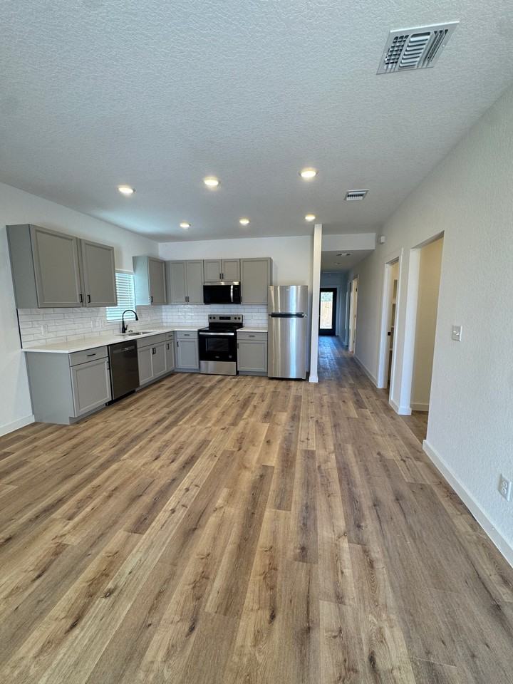 2105 Vista Cyn #B - Photo 4 of 19