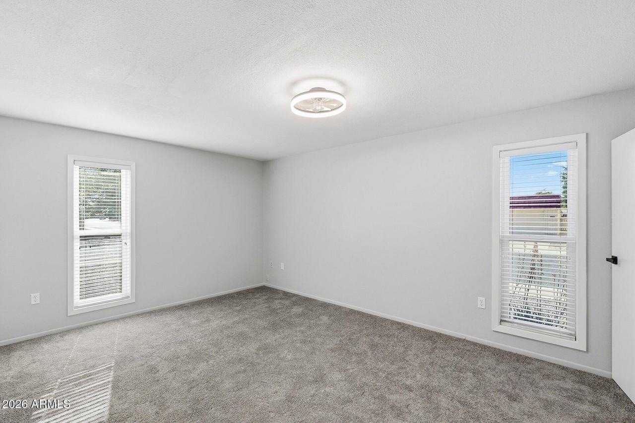 16817 N Meadow Park Dr - Photo 5 of 27