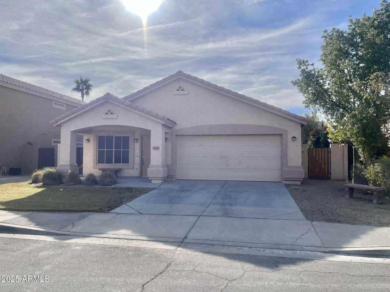 7211 W Irma Ln - Photo 2 of 16