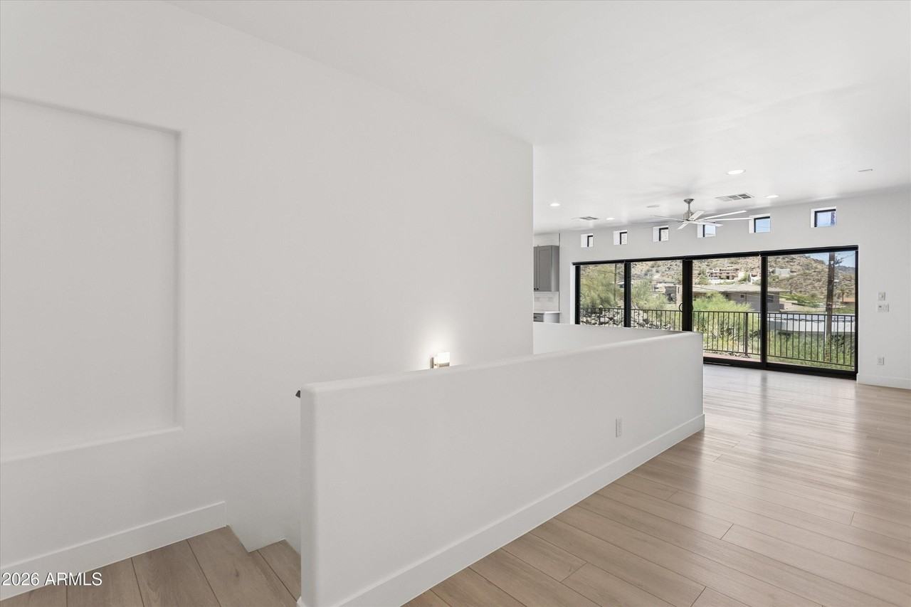 10011 N 1st Ave - Photo 4 of 43