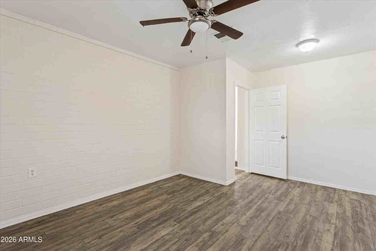 735 E South Mountain Ave - Photo 6 of 41
