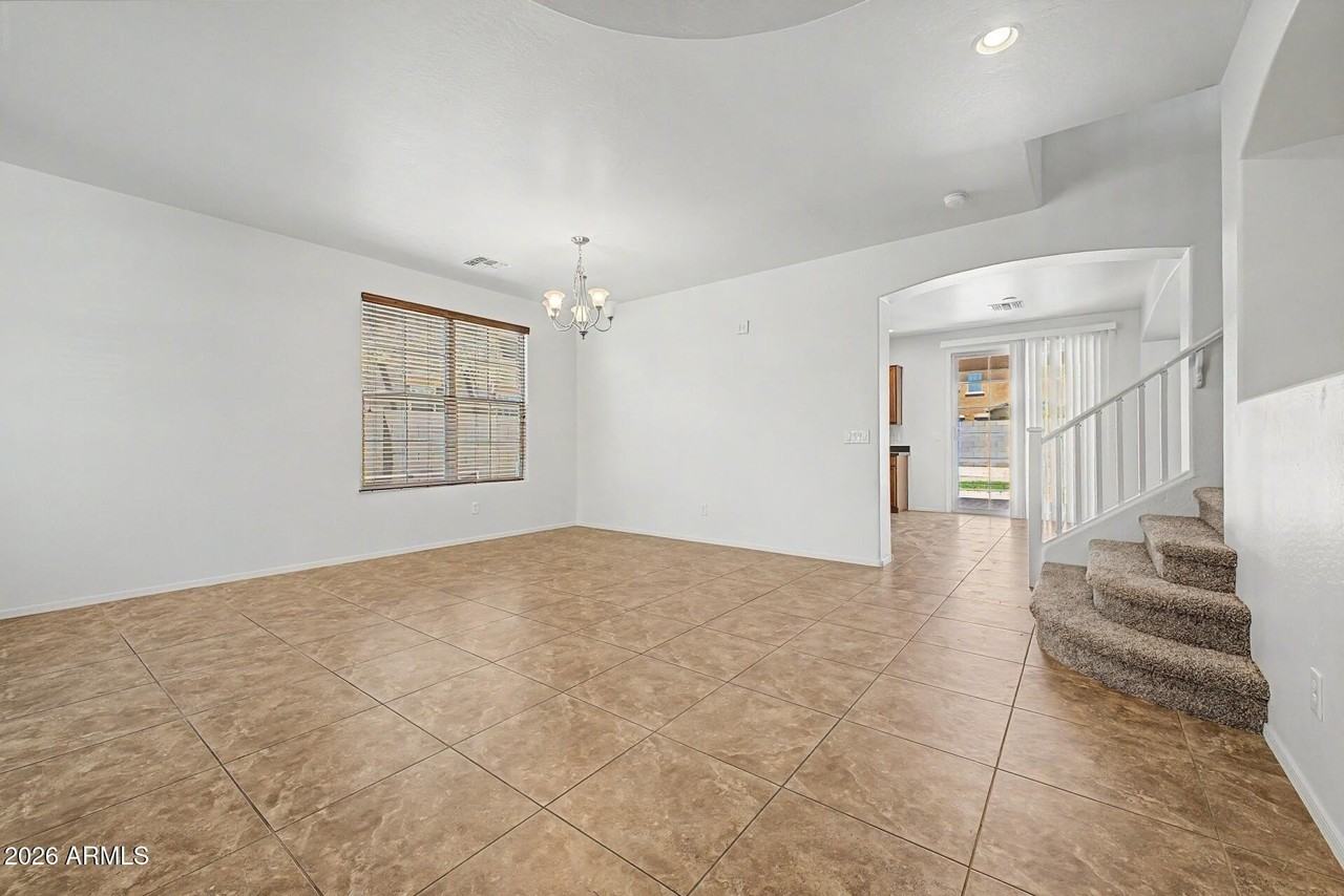 15102 W Westview Dr - Photo 5 of 35