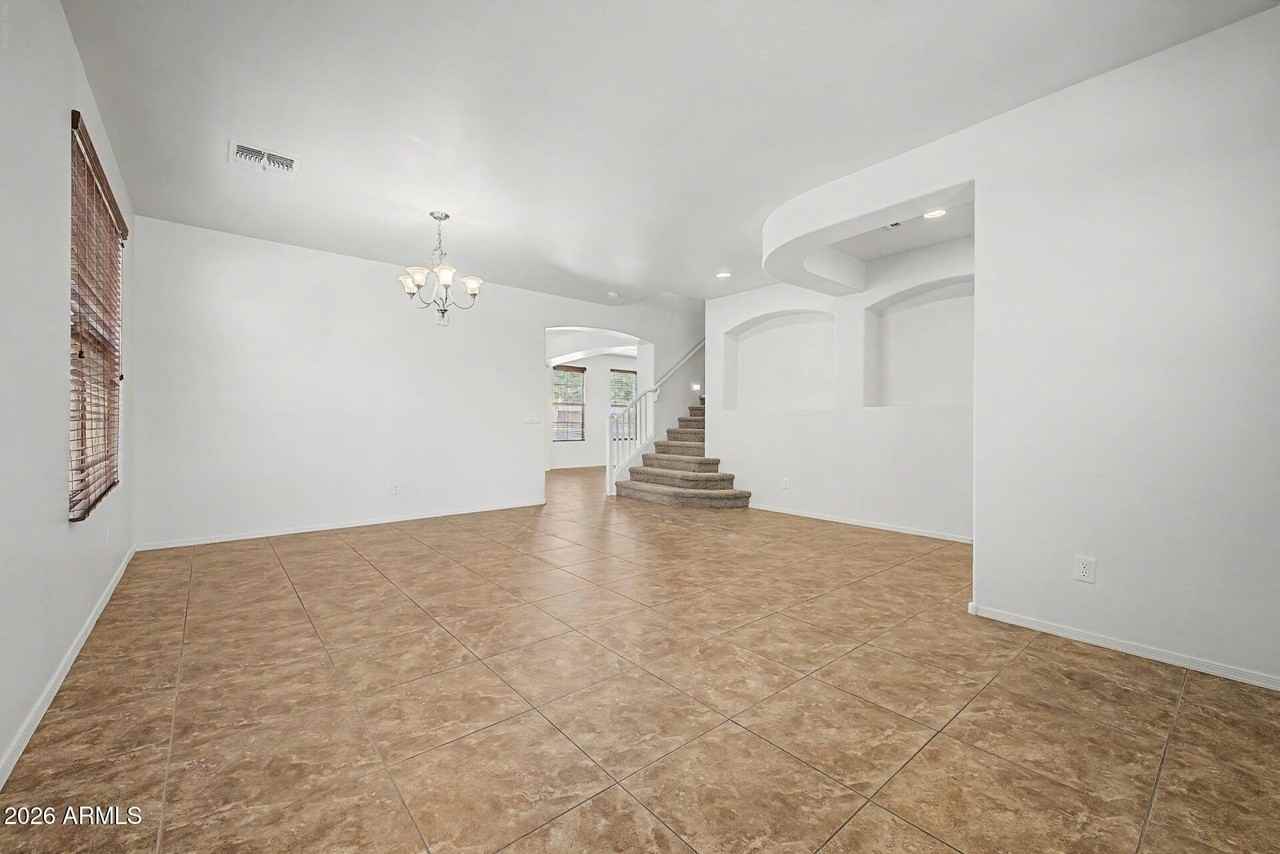 15102 W Westview Dr - Photo 6 of 35