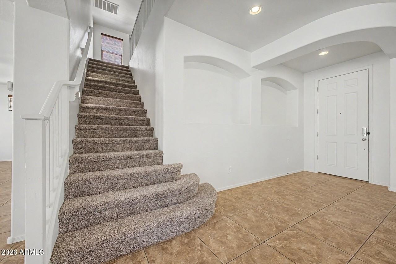 15102 W Westview Dr - Photo 7 of 35