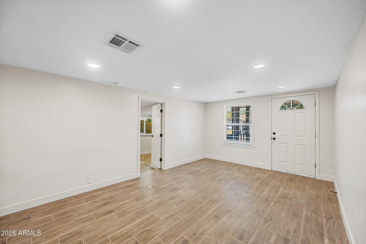 750 W 1st Pl - Photo 4 of 25