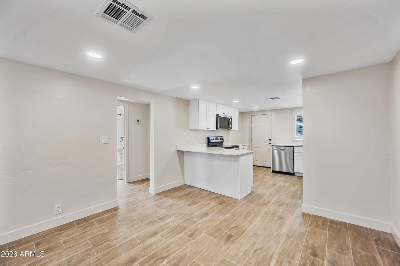 750 W 1st Pl - Photo 5 of 25
