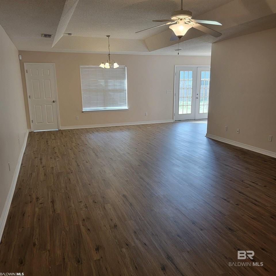 1701 Woodbridge Cir E - Photo 2 of 8