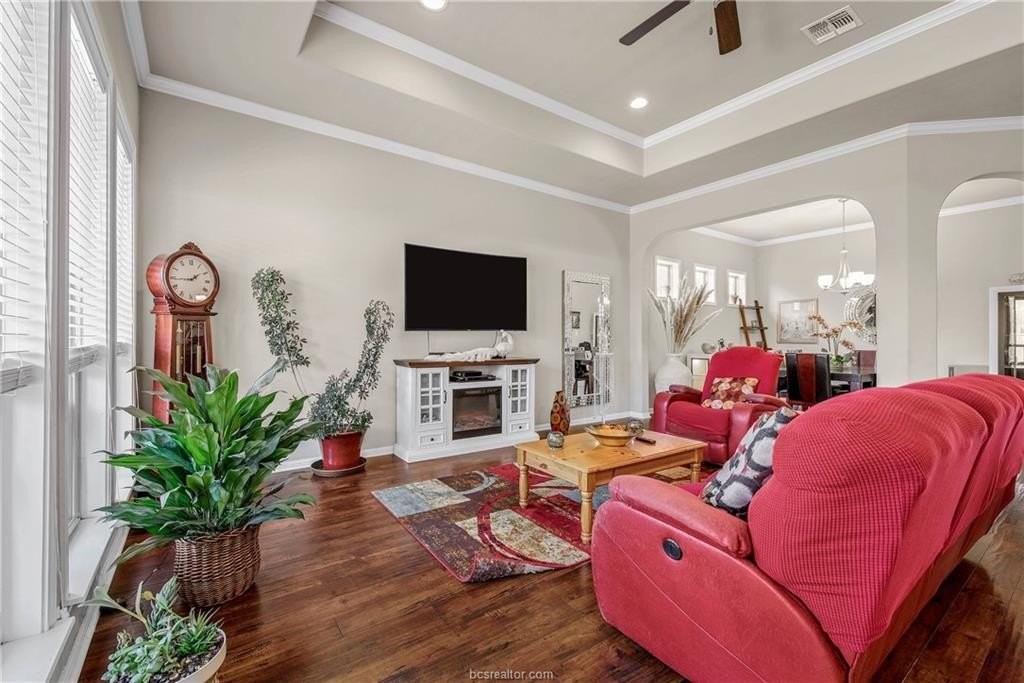 2527 Warkworth Ln - Photo 4 of 20