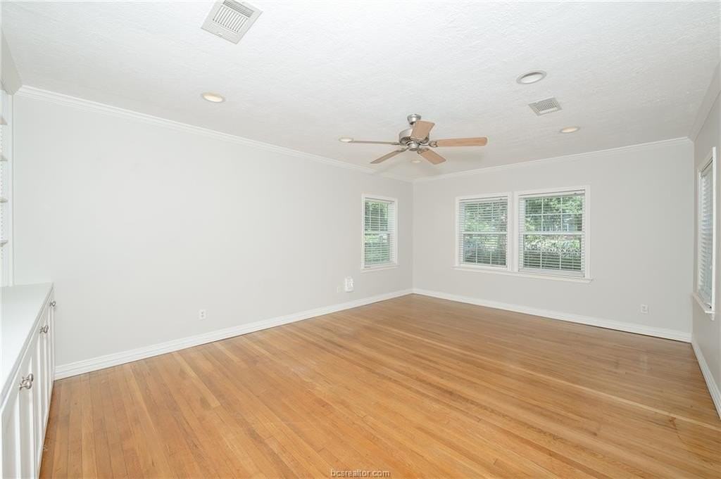 709 Inwood Dr - Photo 6 of 23