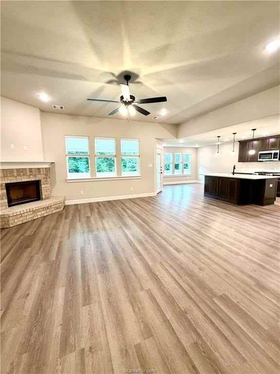 1216 Bridgewater Dr - Photo 3 of 20