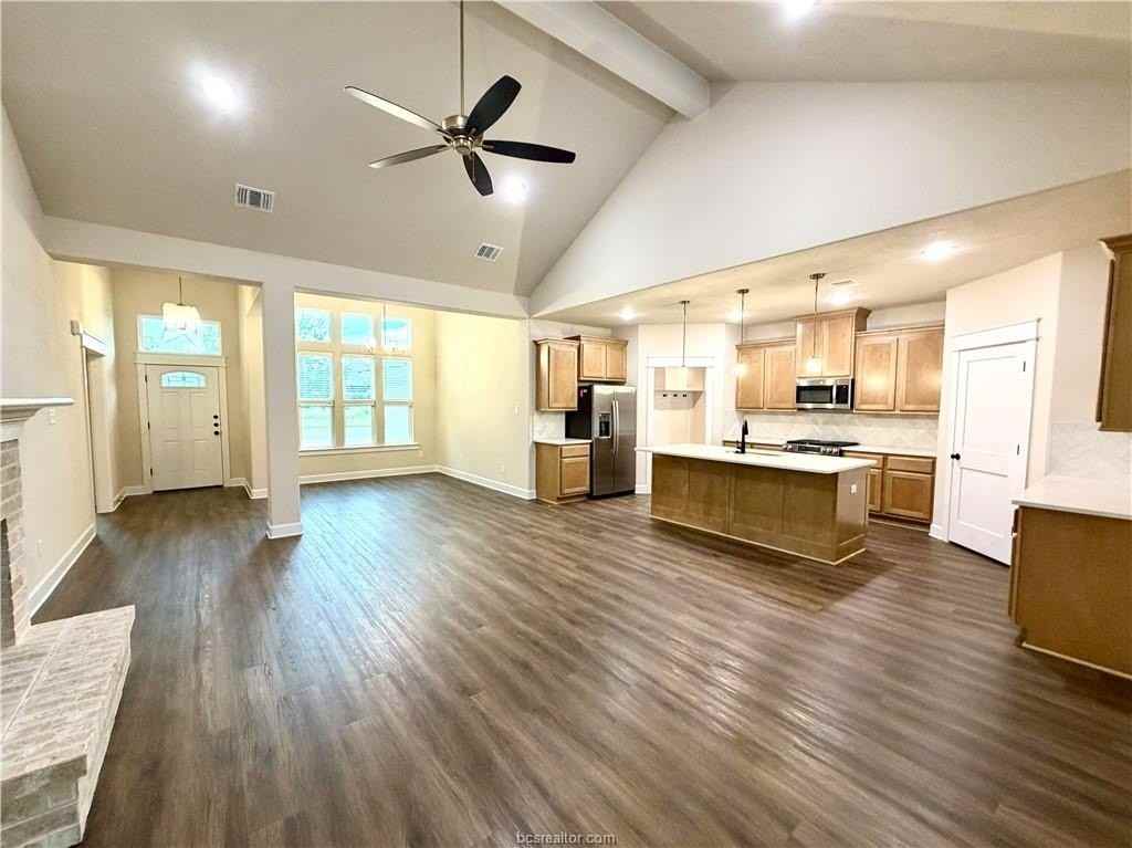 1206 Bridgewater Dr - Photo 2 of 18