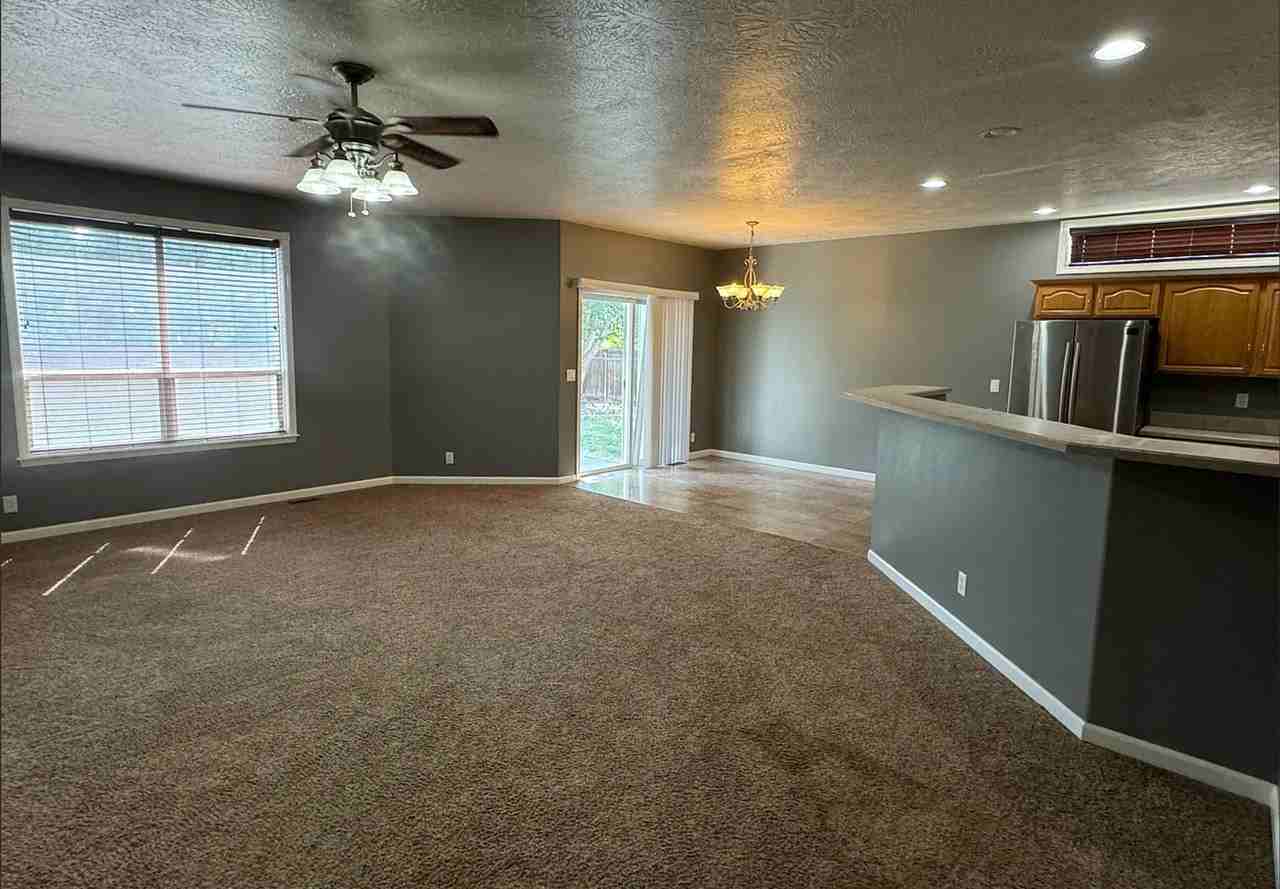 201 Victor Gust Dr - Photo 2 of 17