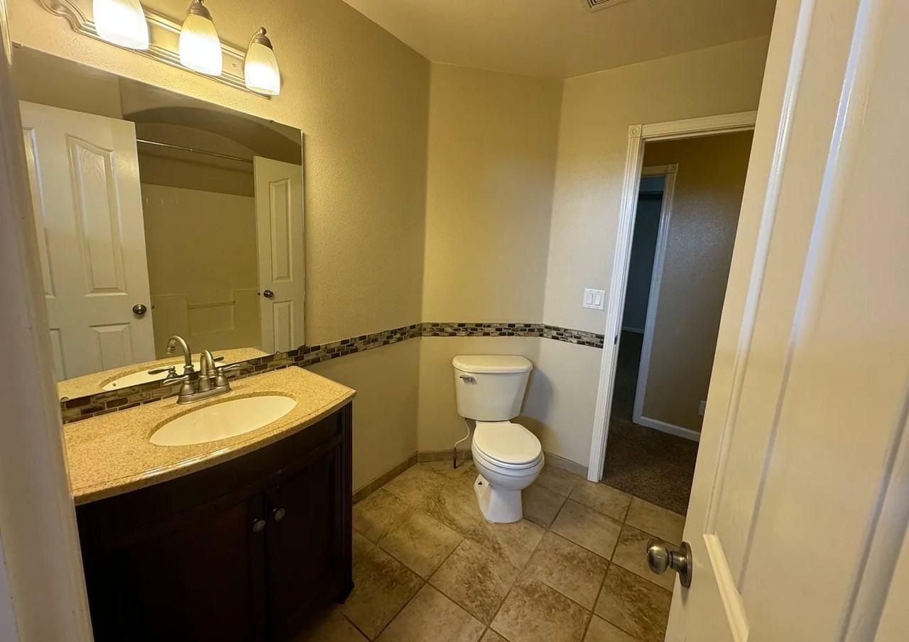 201 Victor Gust Dr - Photo 6 of 17