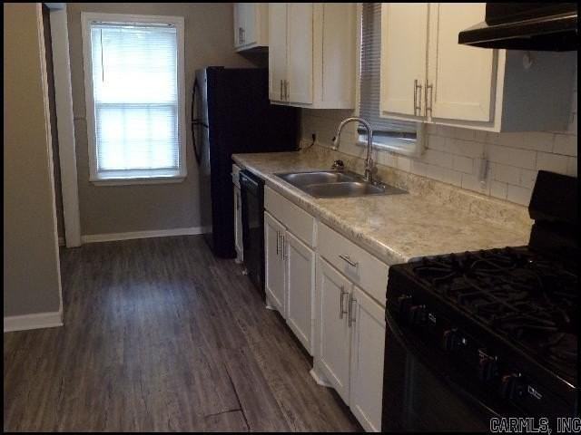 901 S Harrison St - Photo 6 of 21