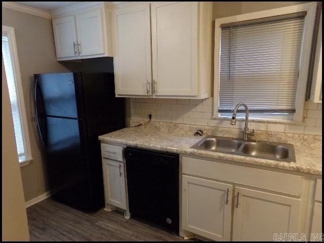901 S Harrison St - Photo 7 of 21