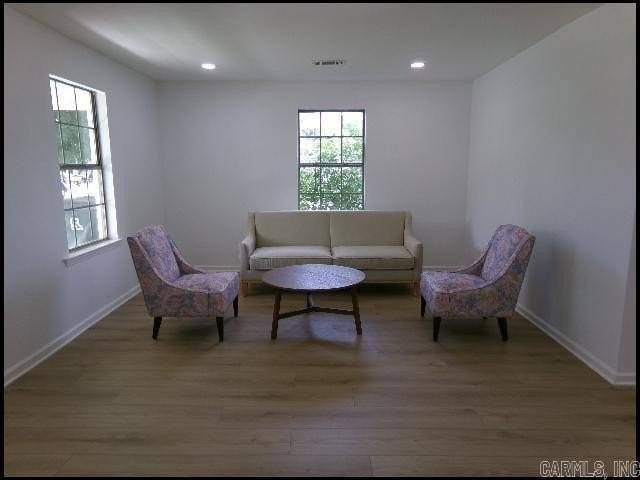 606 E 21st St - Photo 4 of 25